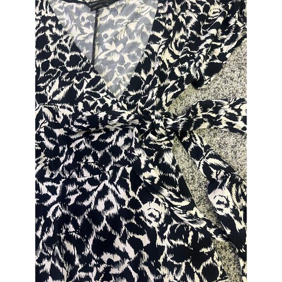 BCBG Max Azria Floral Wrap Puff-Sleeve Dress Size S,‎ Black/White Classic Chic - Picture 5 of 10